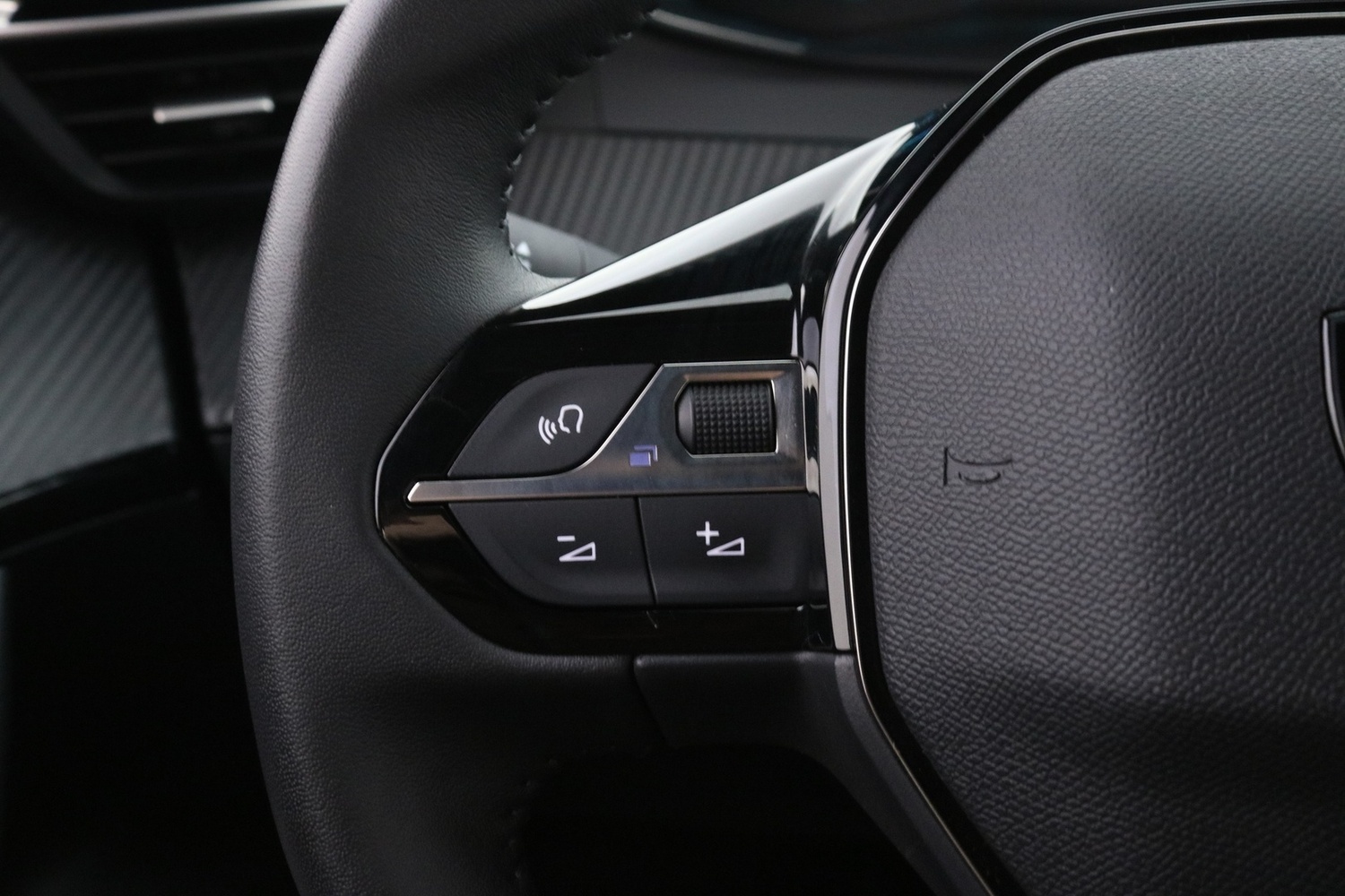 Peugeot e-2008 vaihtoauto
