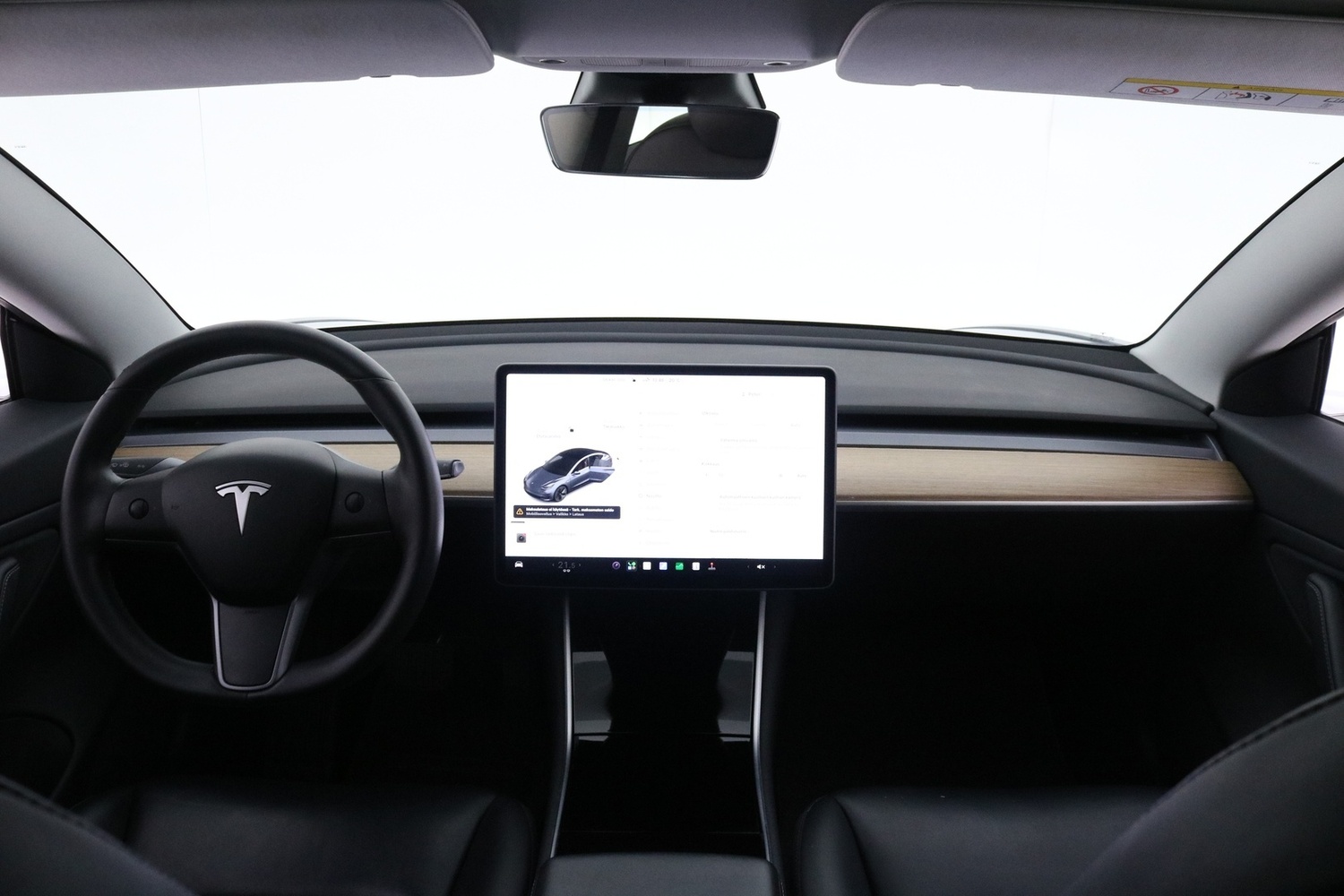 Tesla Model 3 vaihtoauto