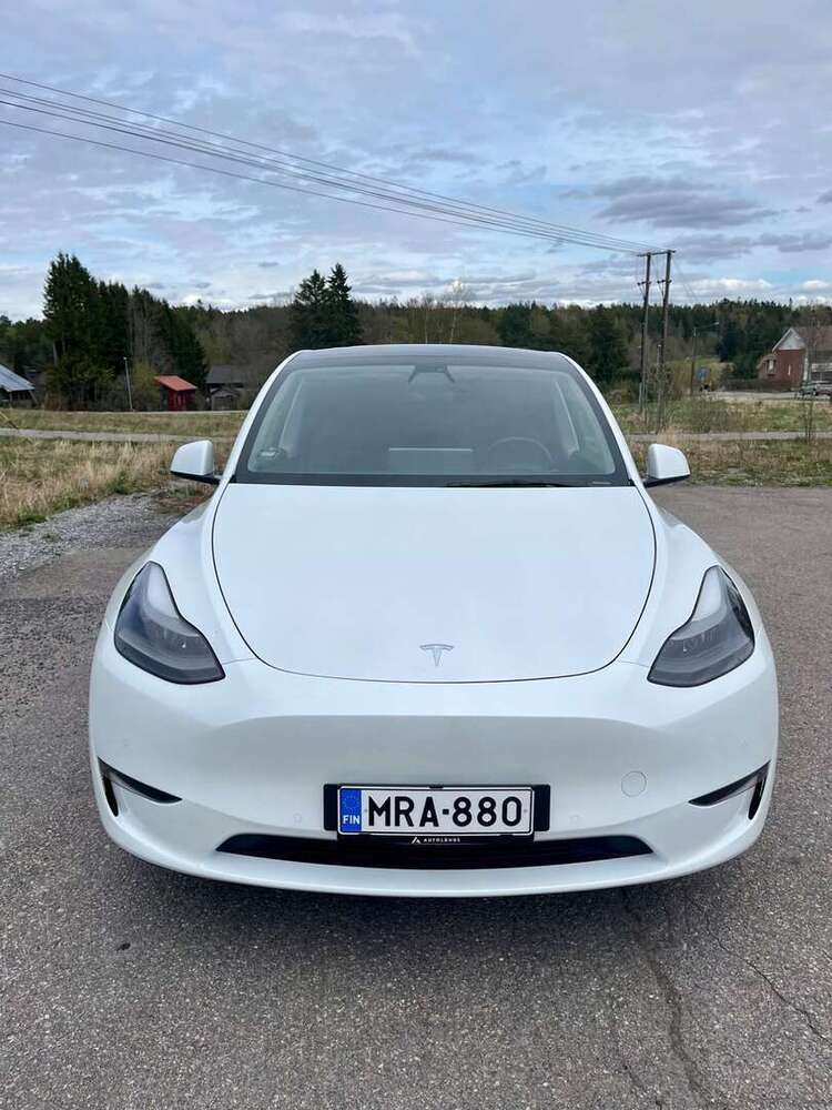 Tesla Model Y vaihtoauto