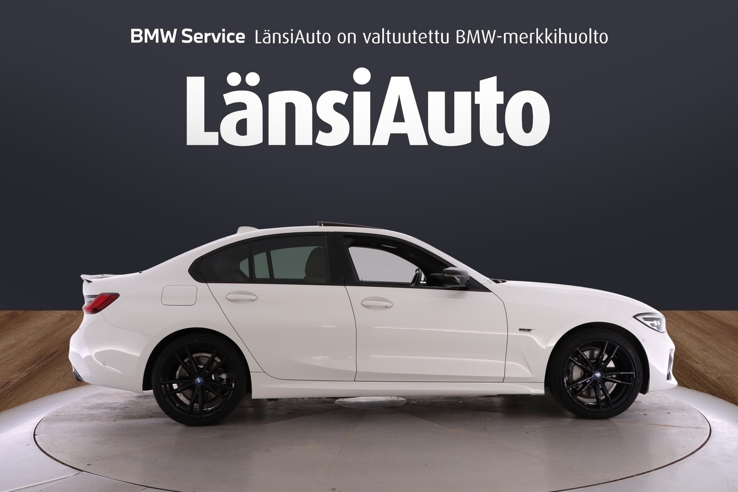 BMW 330 vaihtoauto