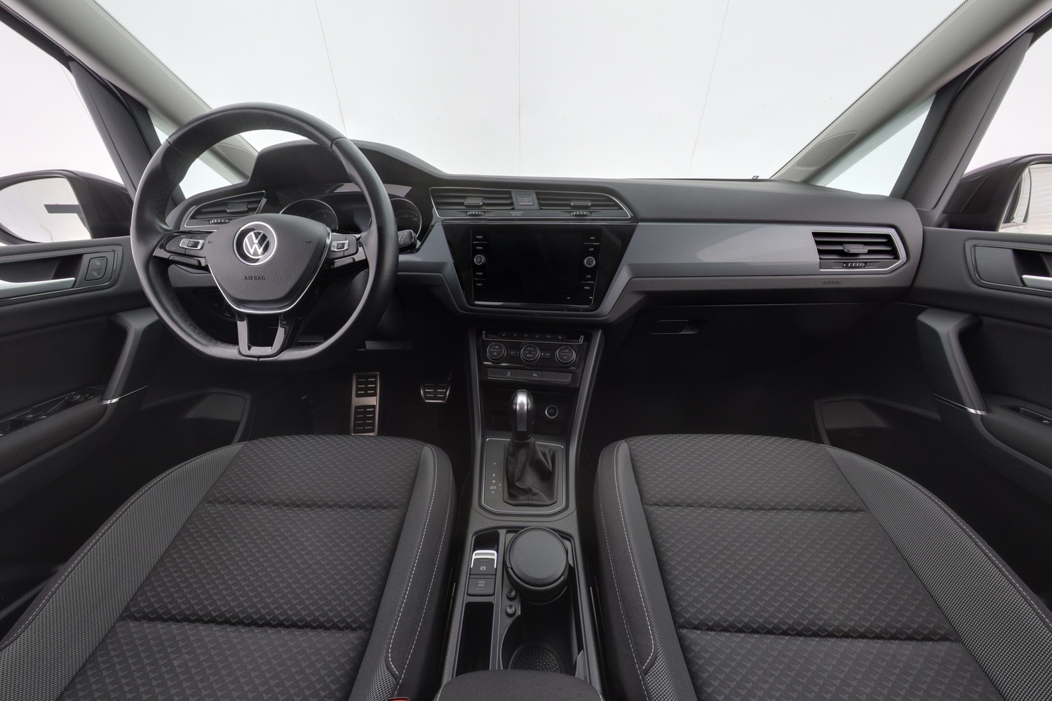 Volkswagen Touran vaihtoauto