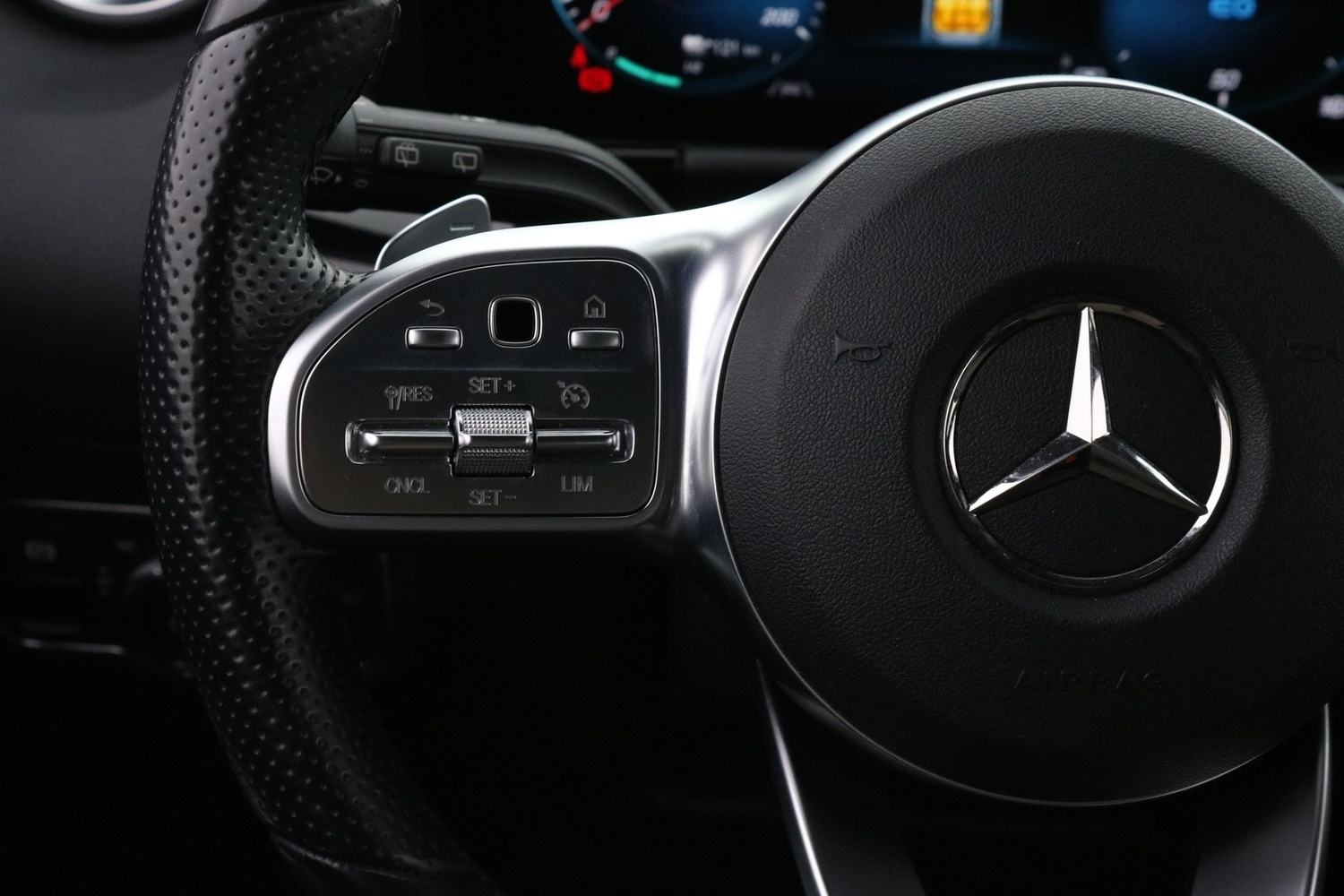 Mercedes-Benz EQA vaihtoauto