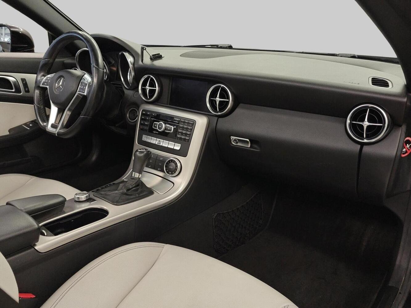 Mercedes-Benz SLK vaihtoauto
