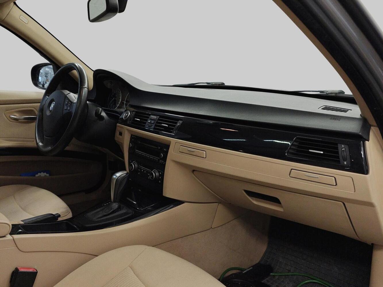 BMW 320 vaihtoauto