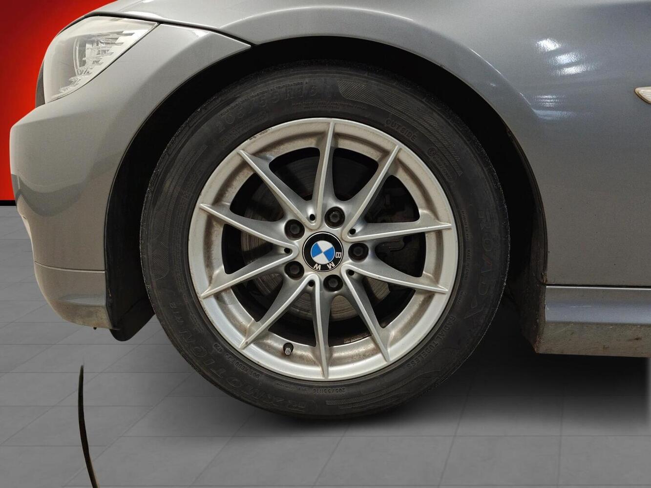 BMW 320 vaihtoauto