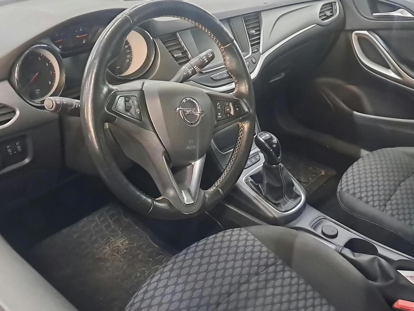 Opel Astra vaihtoauto
