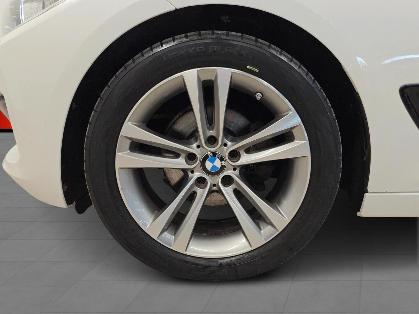BMW 320 vaihtoauto