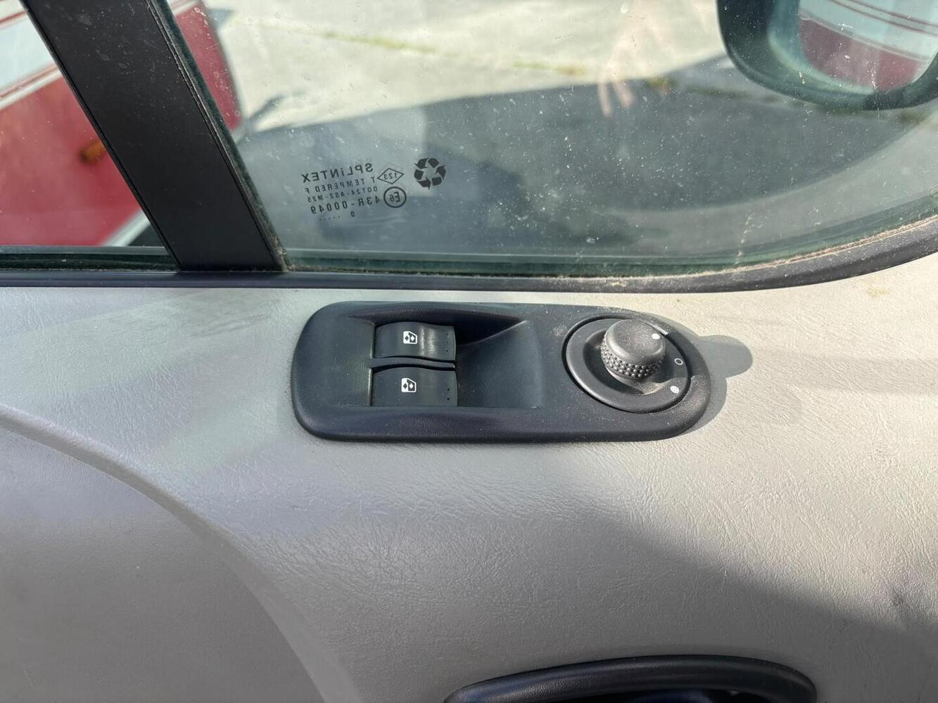 Nissan Primastar vaihtoauto