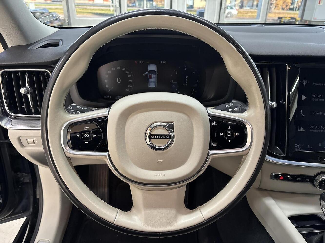 Volvo V60 vaihtoauto