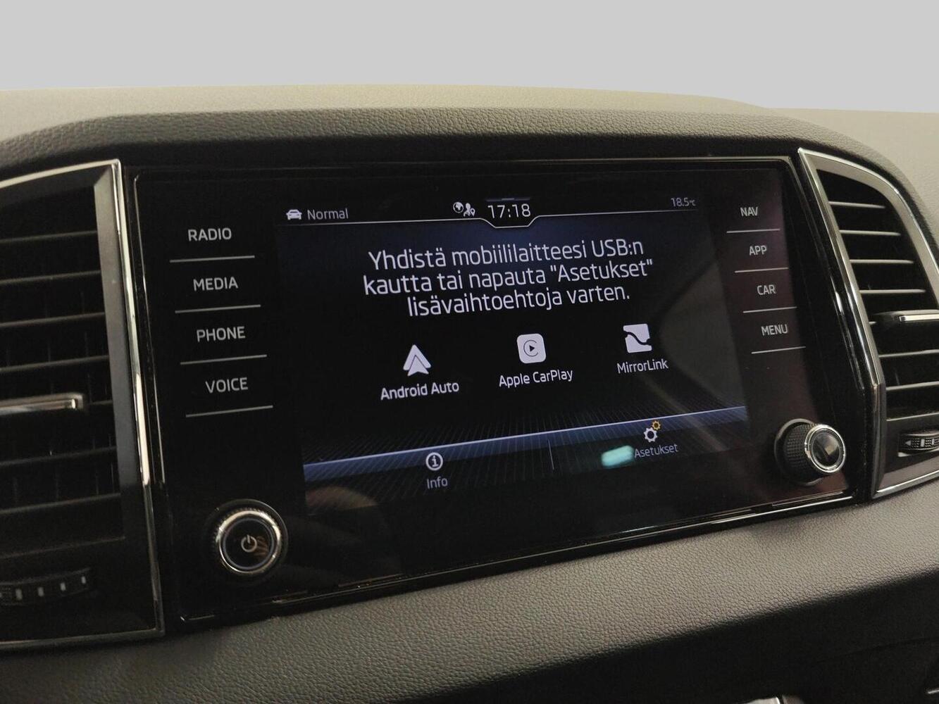 Skoda Karoq vaihtoauto