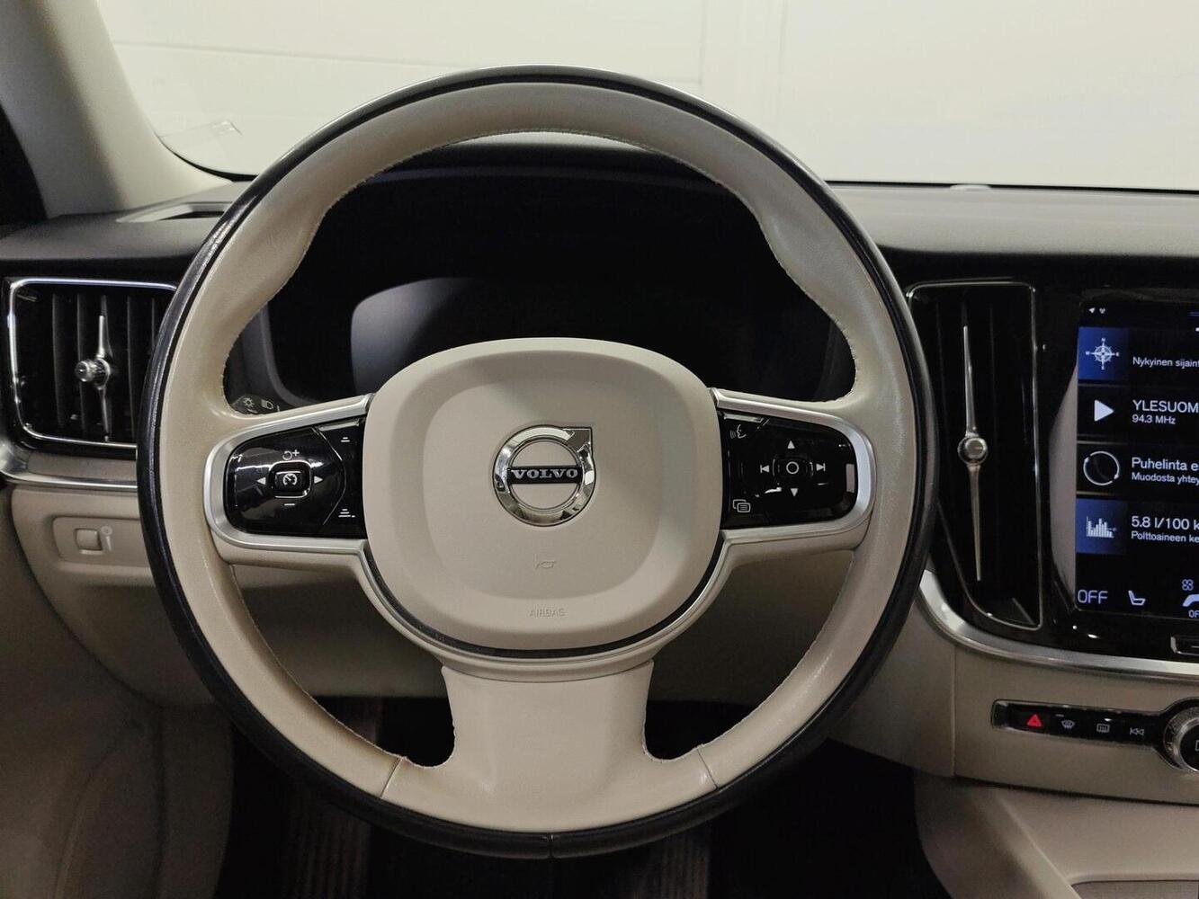 Volvo V60 Cross Country vaihtoauto