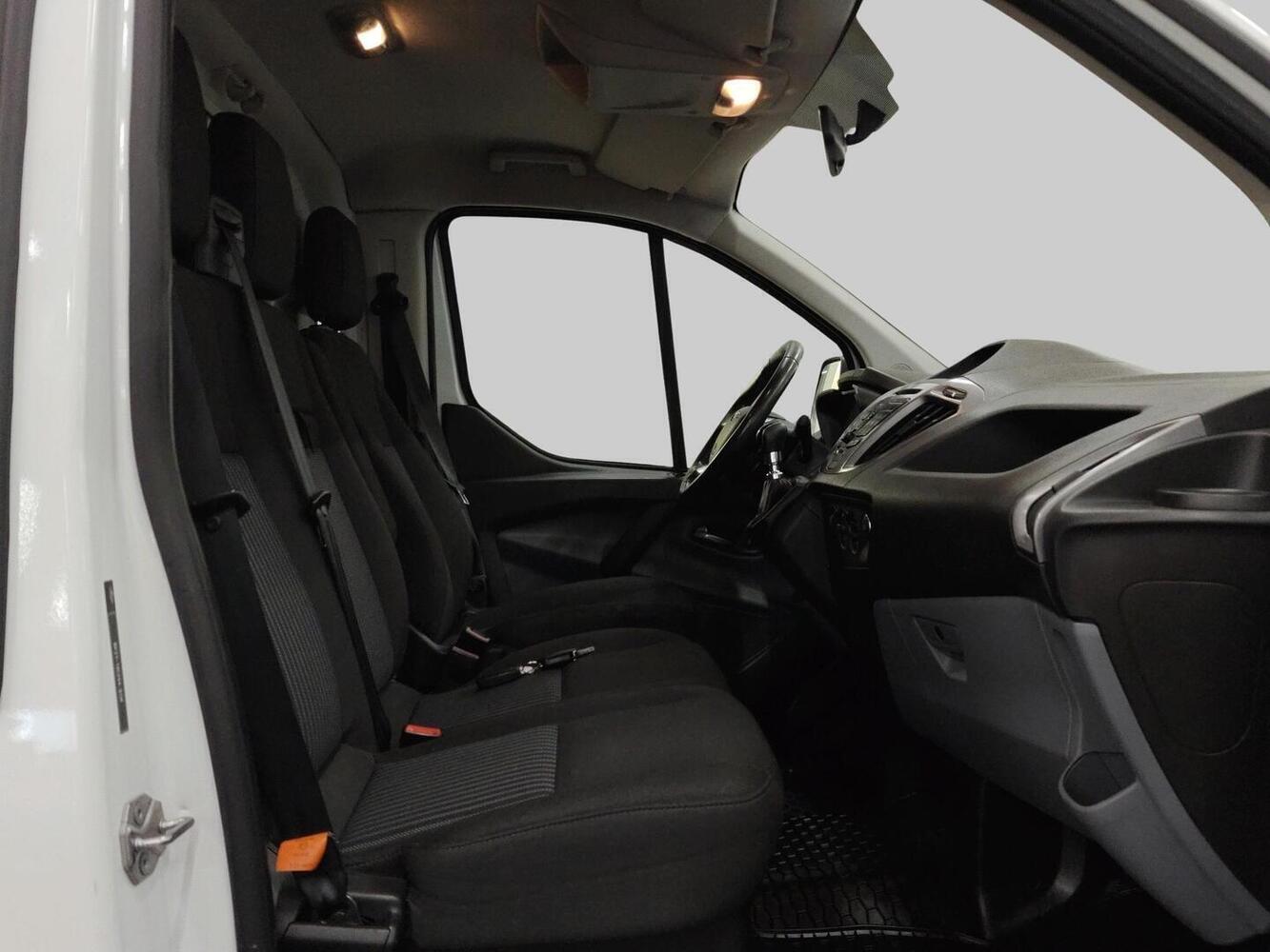 Ford Transit Custom vaihtoauto