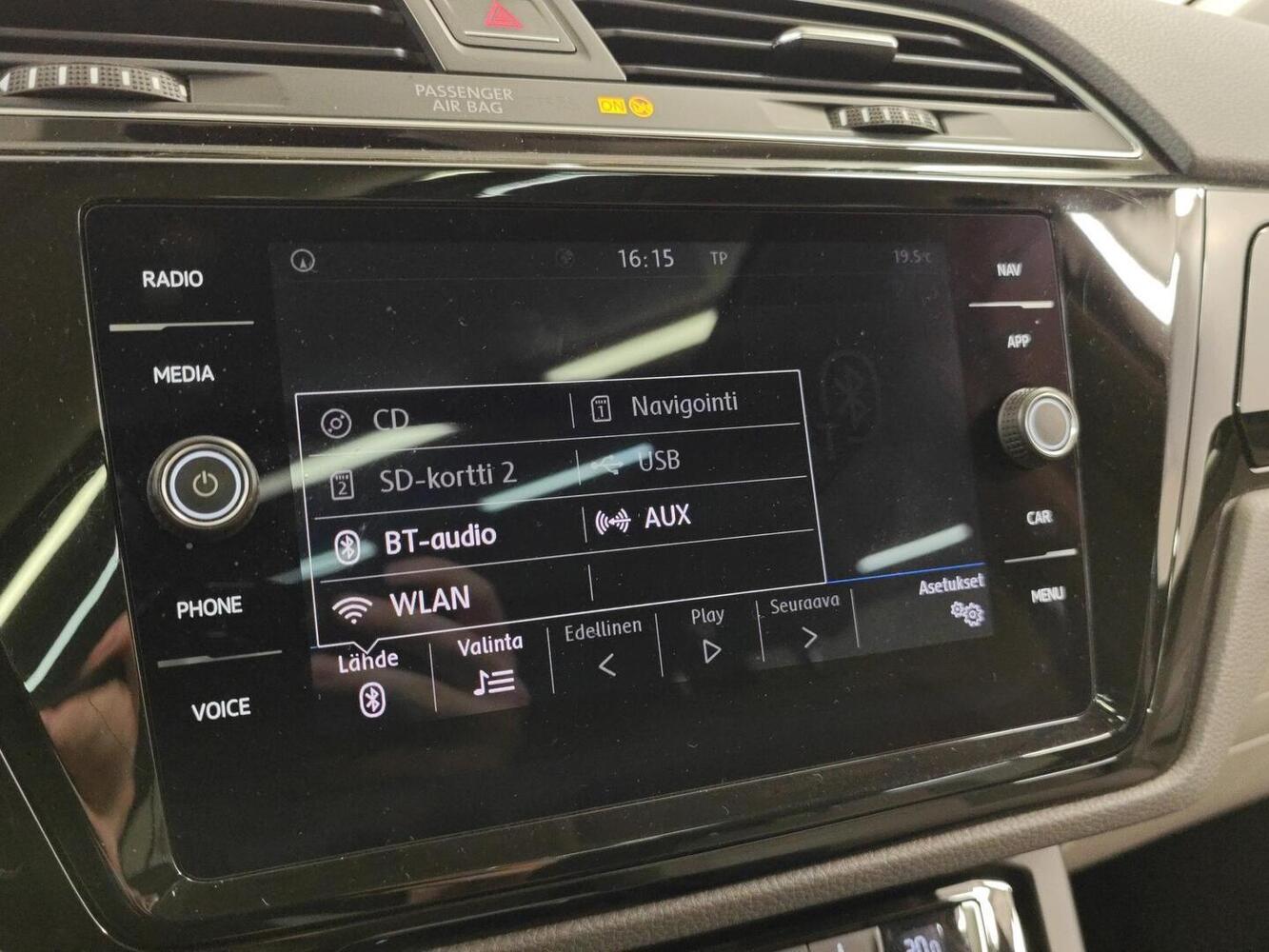 Volkswagen Touran vaihtoauto