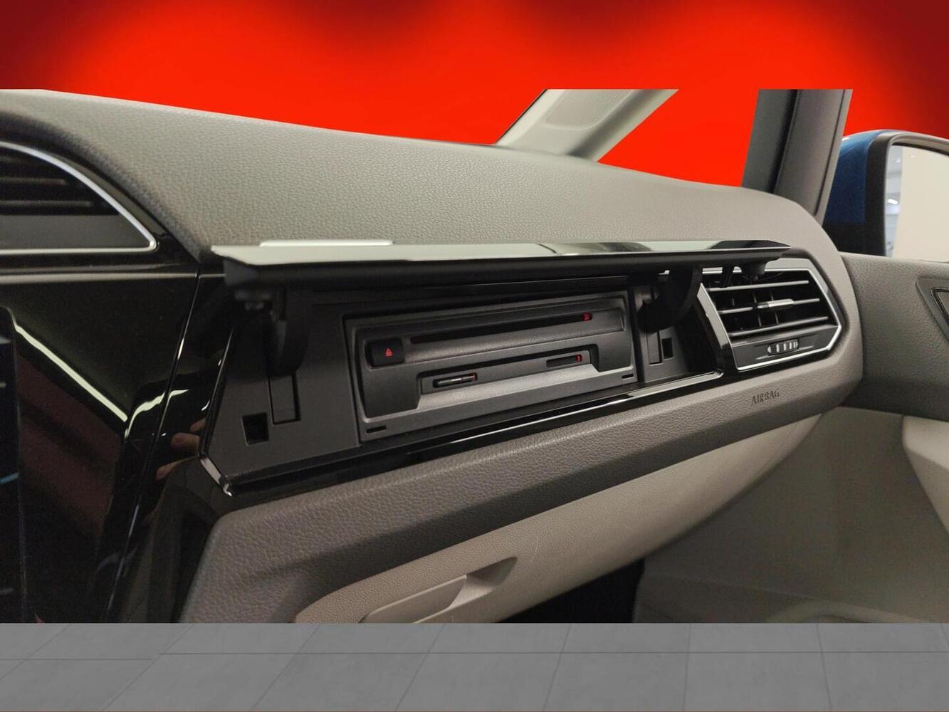 Volkswagen Touran vaihtoauto