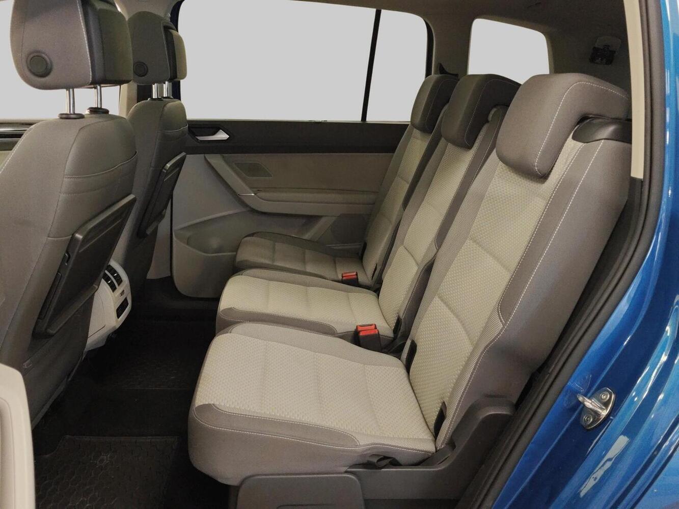 Volkswagen Touran vaihtoauto
