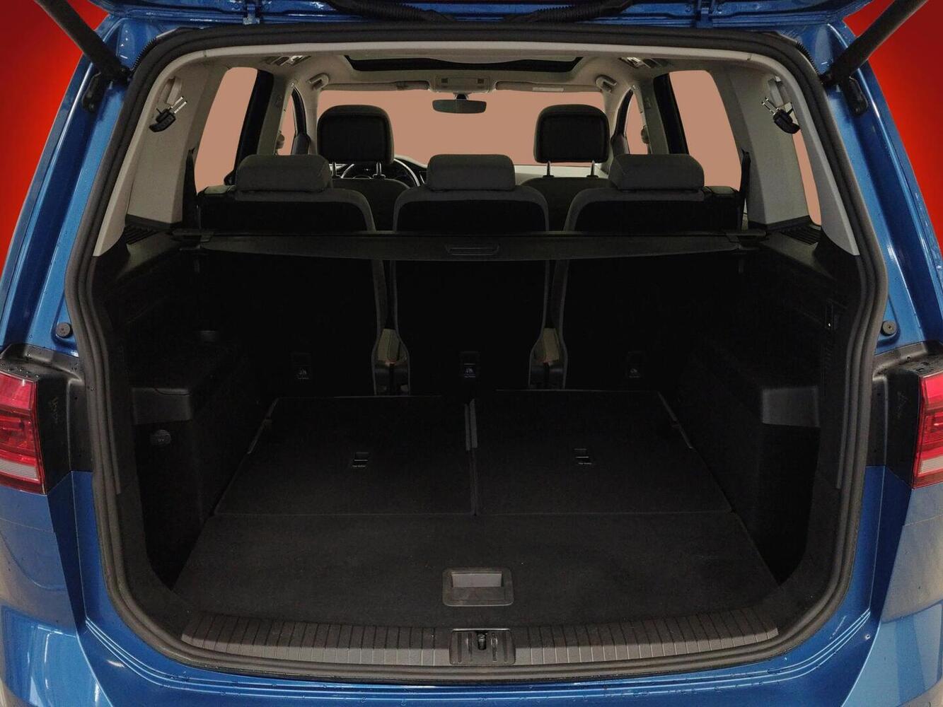 Volkswagen Touran vaihtoauto