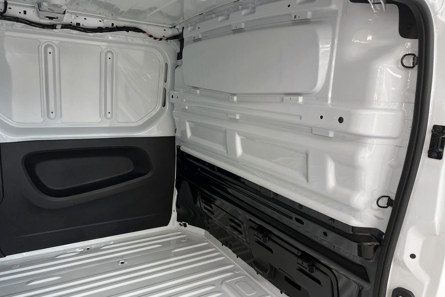 Nissan Primastar vaihtoauto