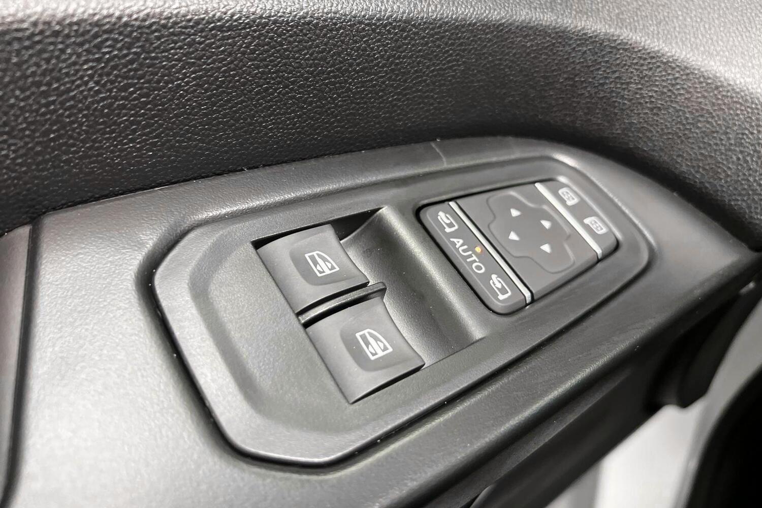 Nissan Primastar vaihtoauto