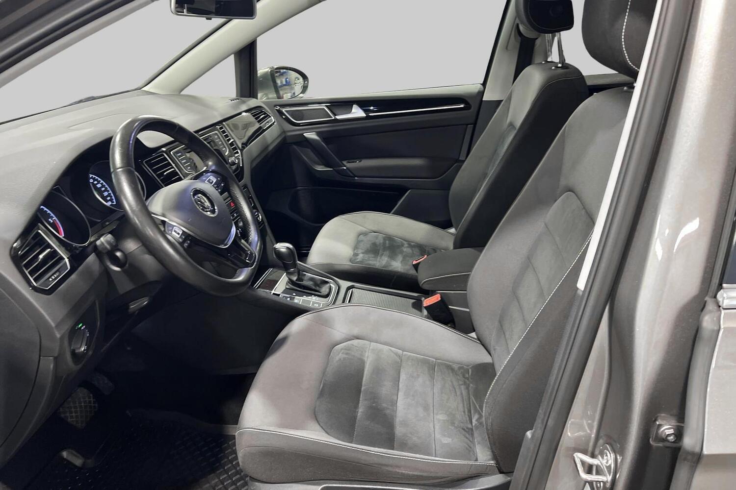 Volkswagen Golf Sportsvan vaihtoauto