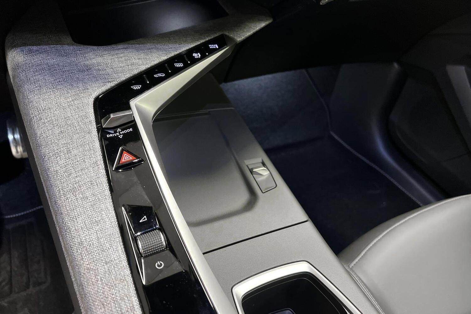 Peugeot E-3008 vaihtoauto