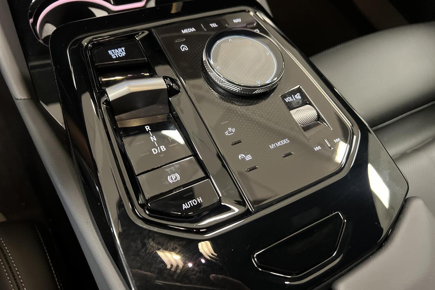 BMW i5 vaihtoauto