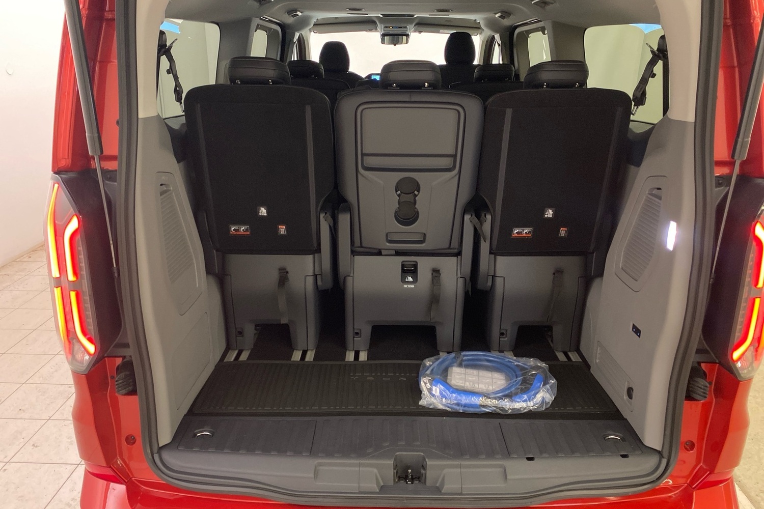 Ford Tourneo Custom vaihtoauto
