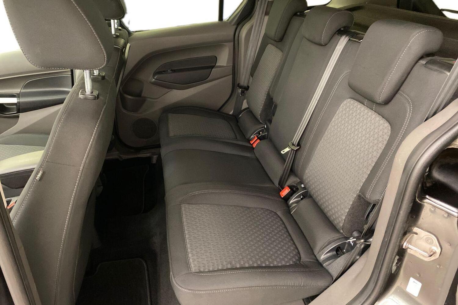 Ford Tourneo Connect vaihtoauto