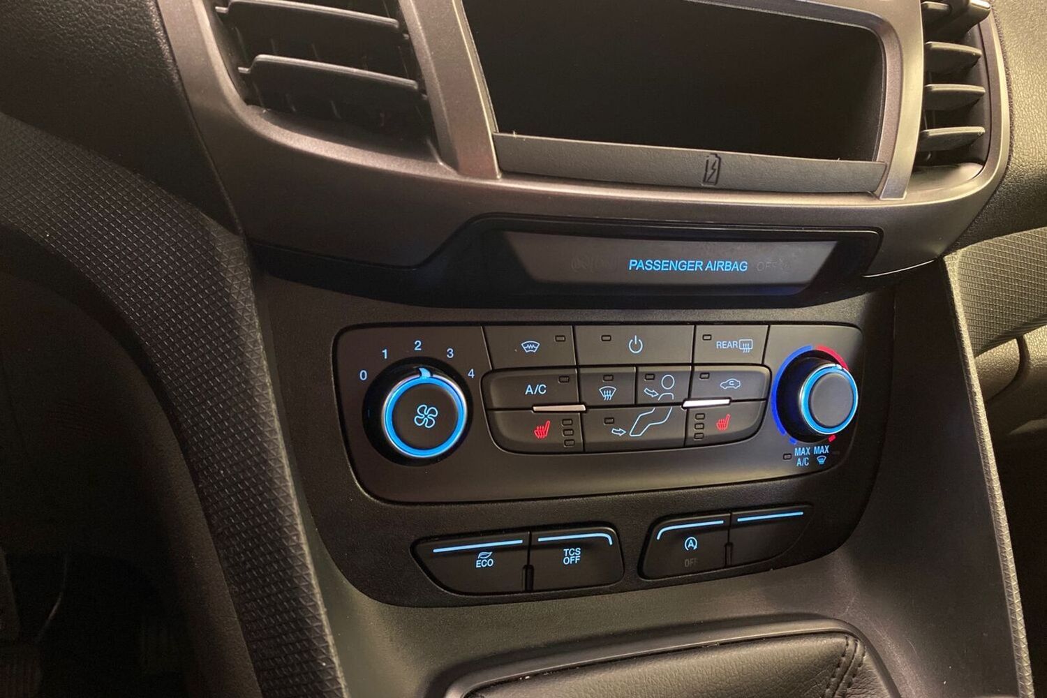 Ford Tourneo Connect vaihtoauto