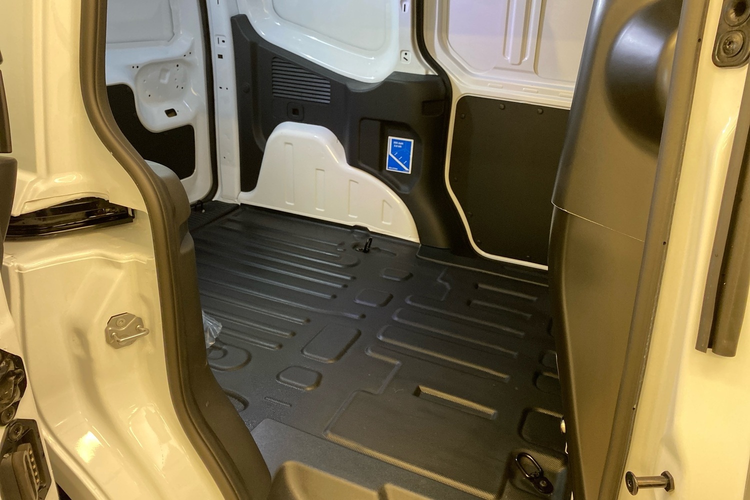 Ford Transit Courier vaihtoauto
