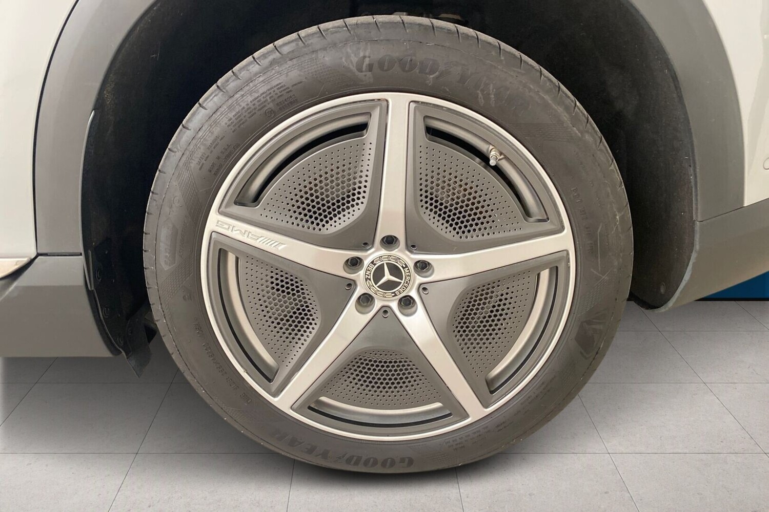 Mercedes-Benz EQE vaihtoauto