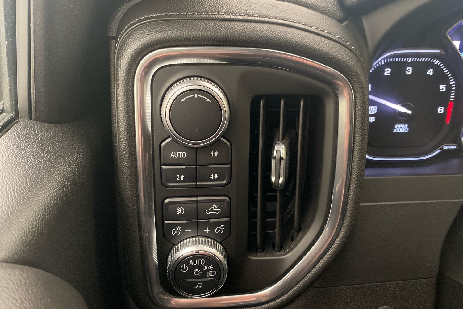 GMC Sierra vaihtoauto