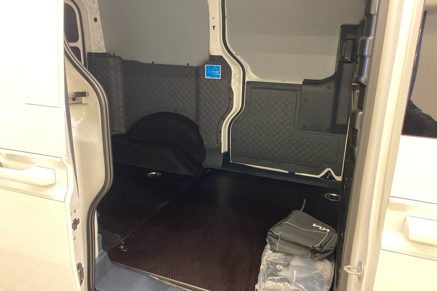 Kia PV5 Cargo vaihtoauto