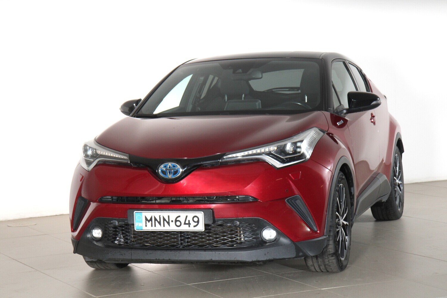 Toyota C-HR vaihtoauto