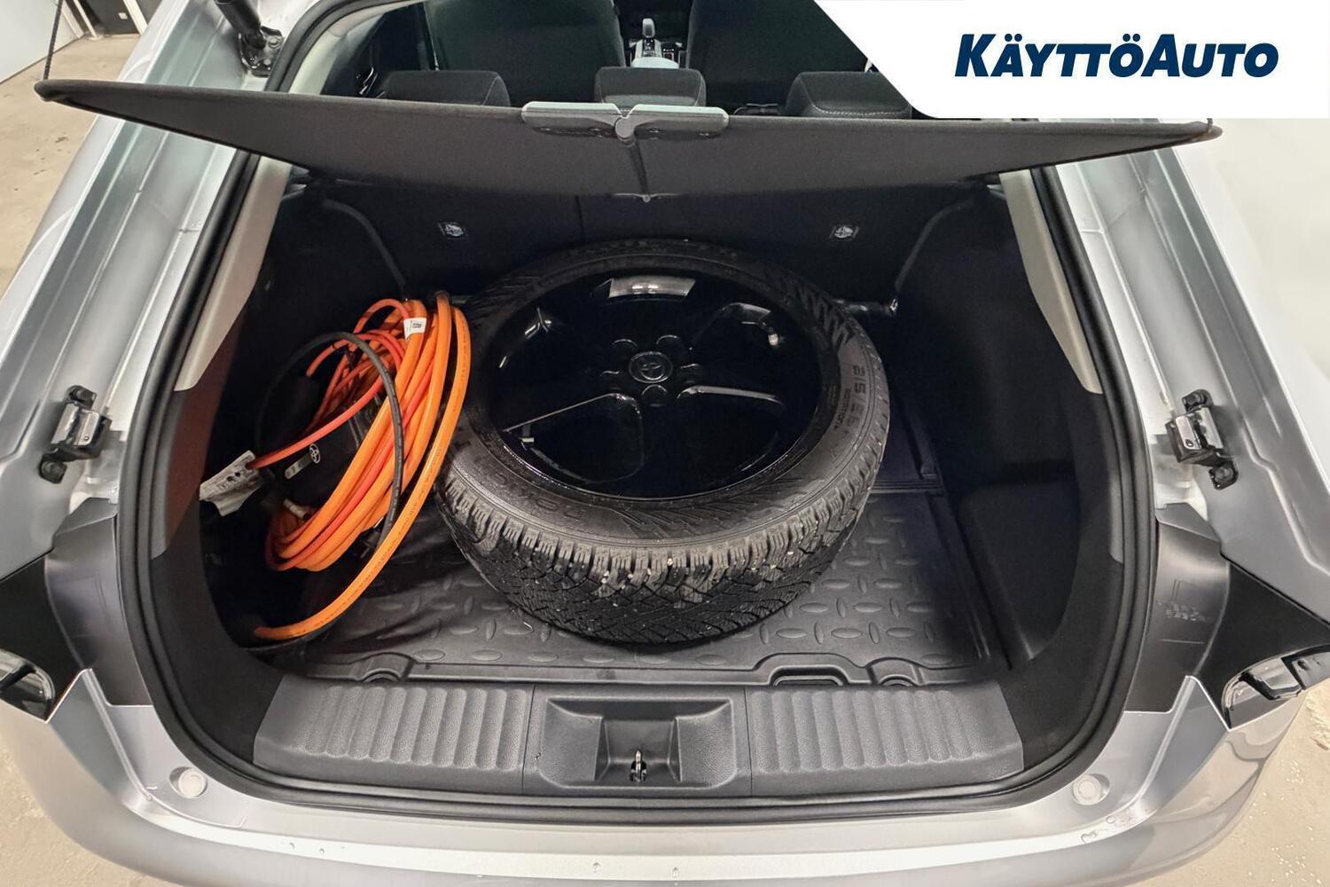 Toyota Prius Plug-in vaihtoauto