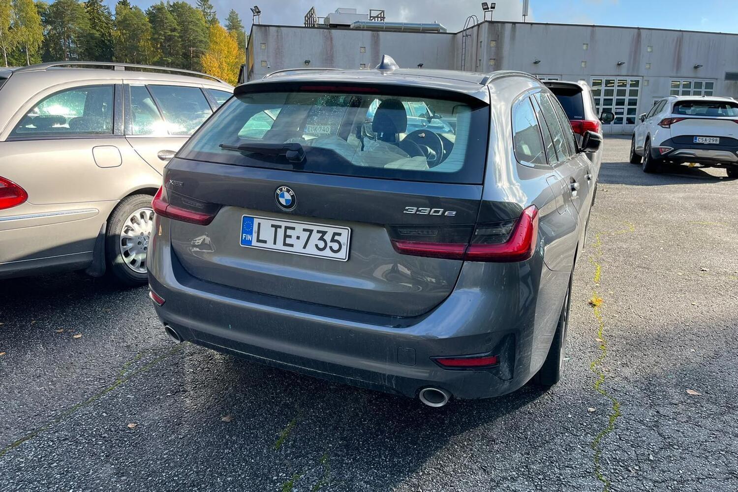 BMW 330 vaihtoauto