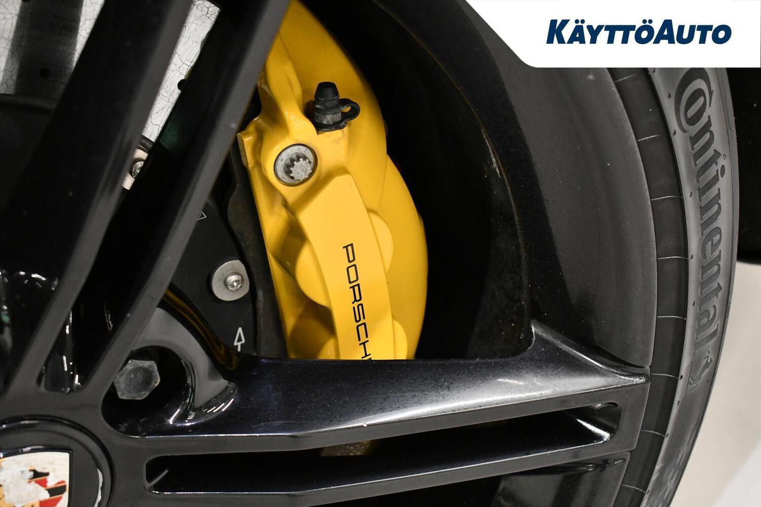 Porsche Taycan vaihtoauto