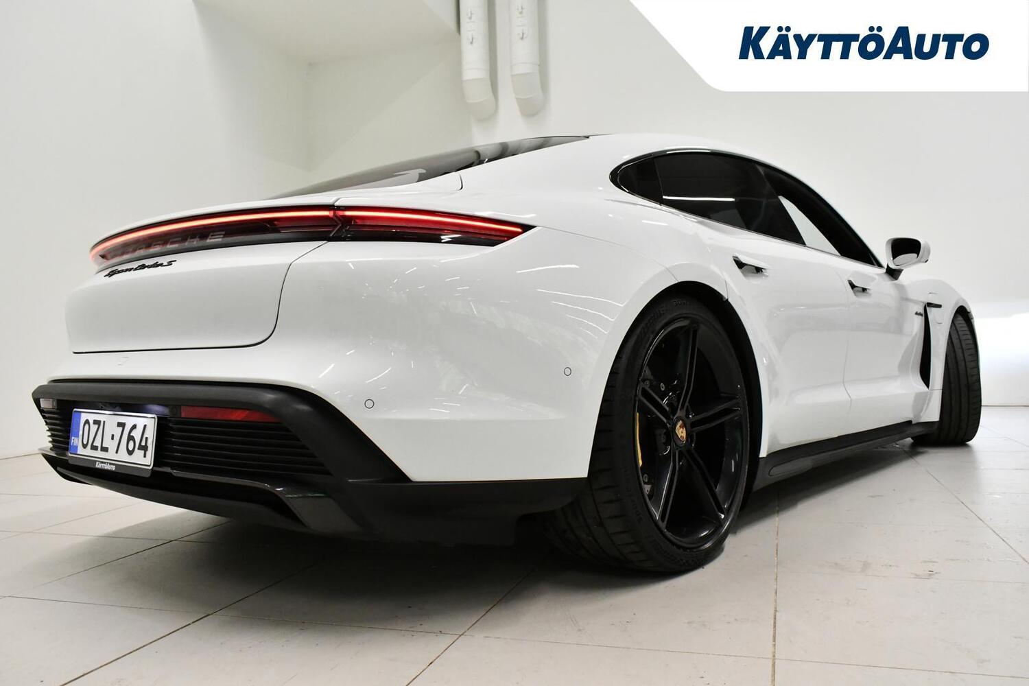Porsche Taycan vaihtoauto