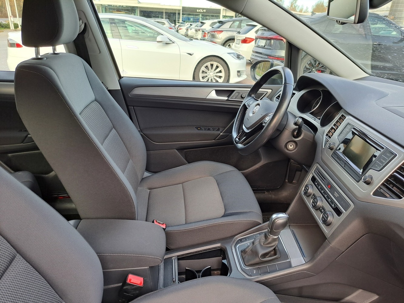 Volkswagen Golf Sportsvan vaihtoauto