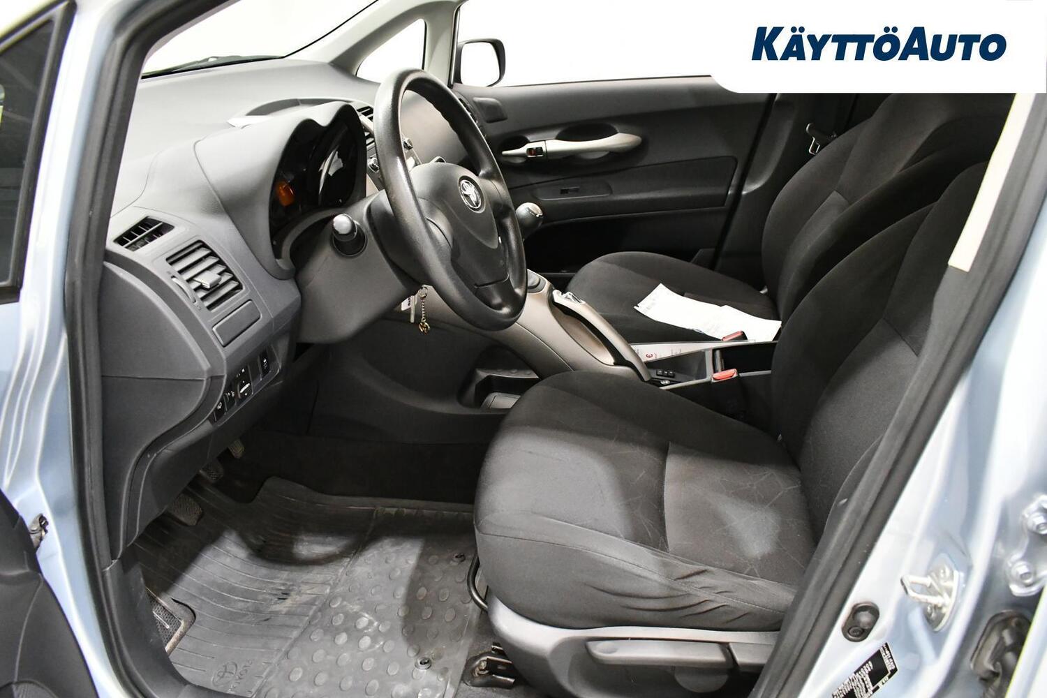 Toyota Auris vaihtoauto