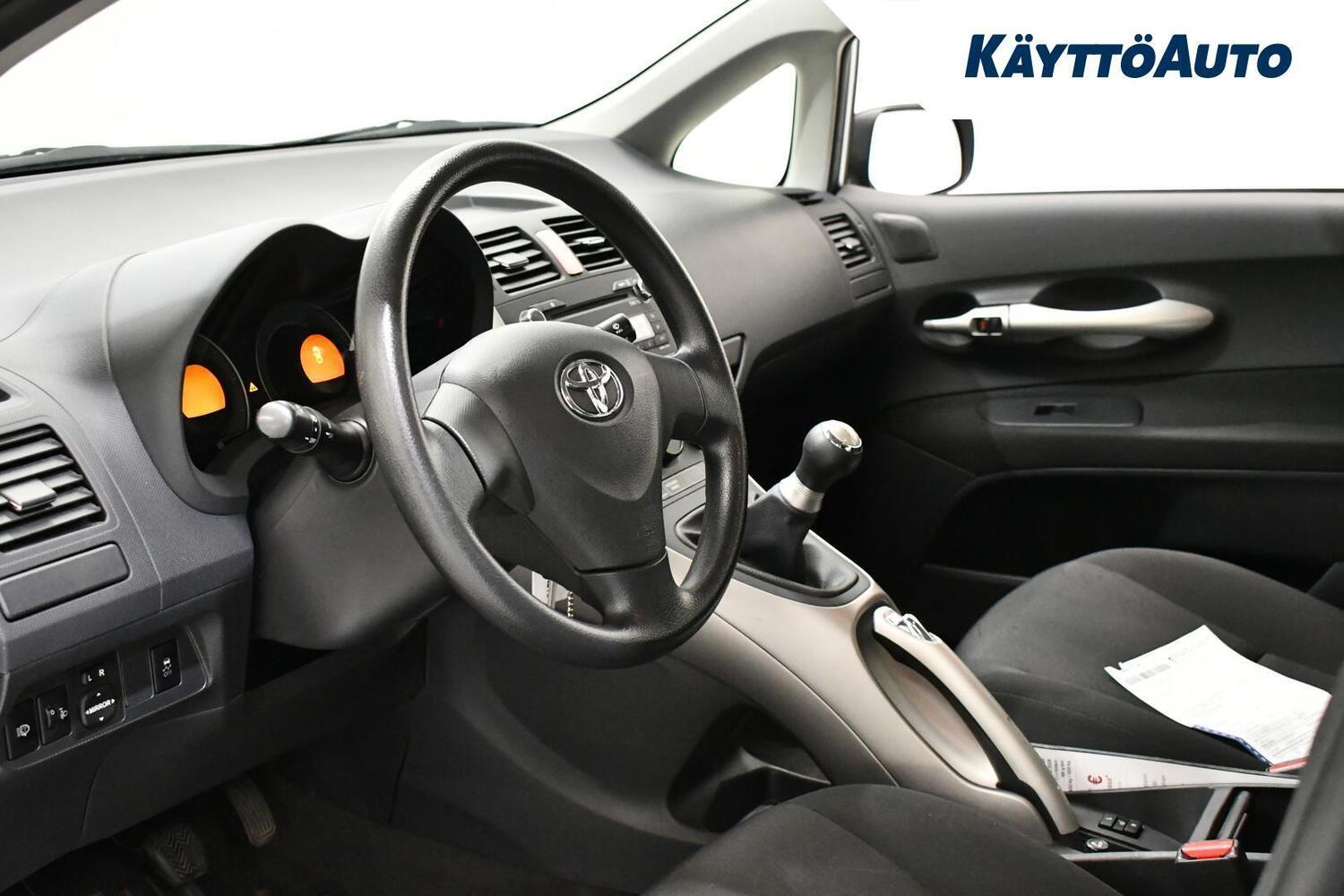 Toyota Auris vaihtoauto