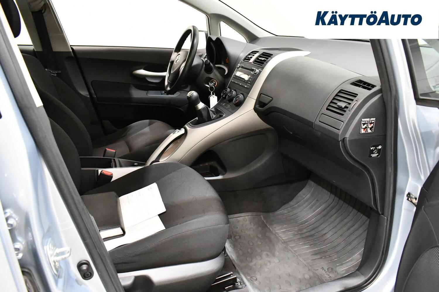 Toyota Auris vaihtoauto