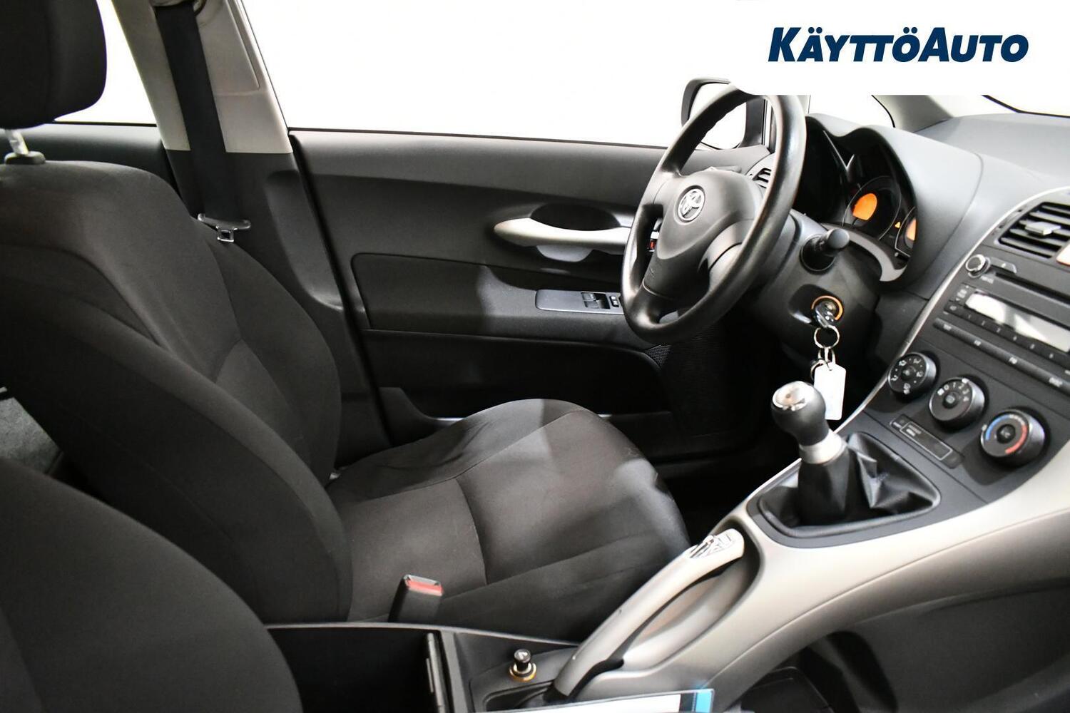 Toyota Auris vaihtoauto