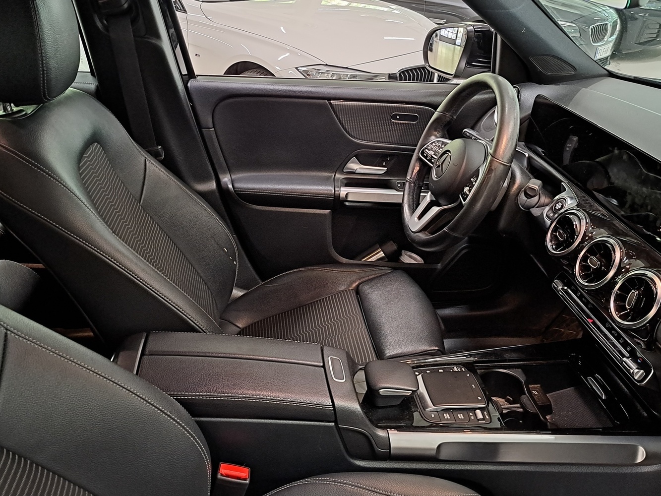 Mercedes-Benz GLB vaihtoauto