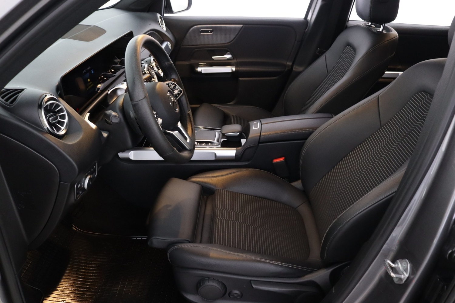 Mercedes-Benz GLB vaihtoauto