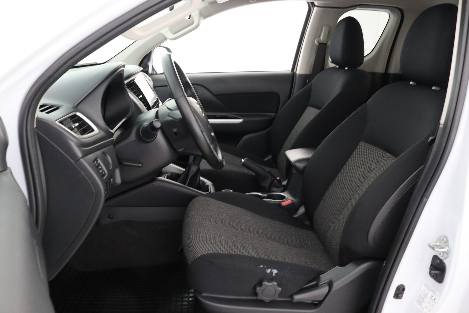 Mitsubishi L200 vaihtoauto