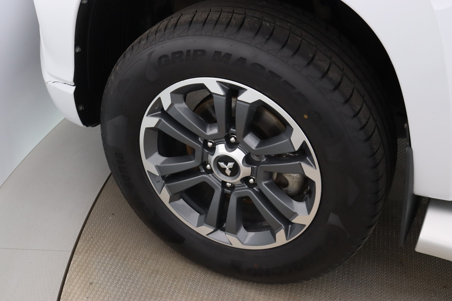Mitsubishi L200 vaihtoauto