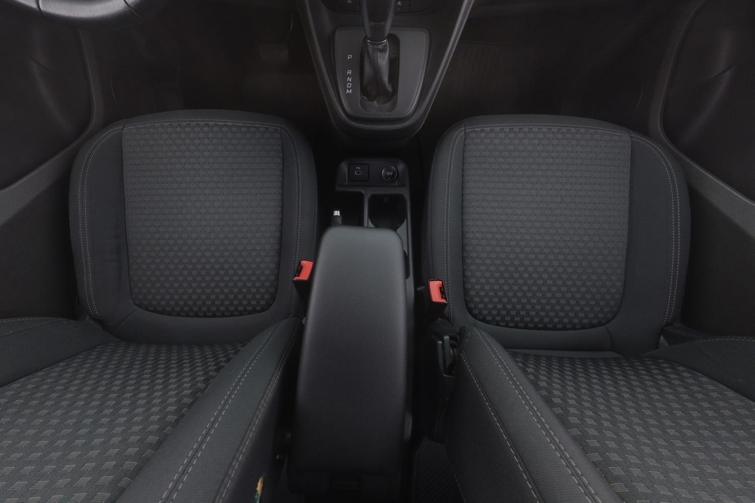 Ford Grand Tourneo Connect vaihtoauto