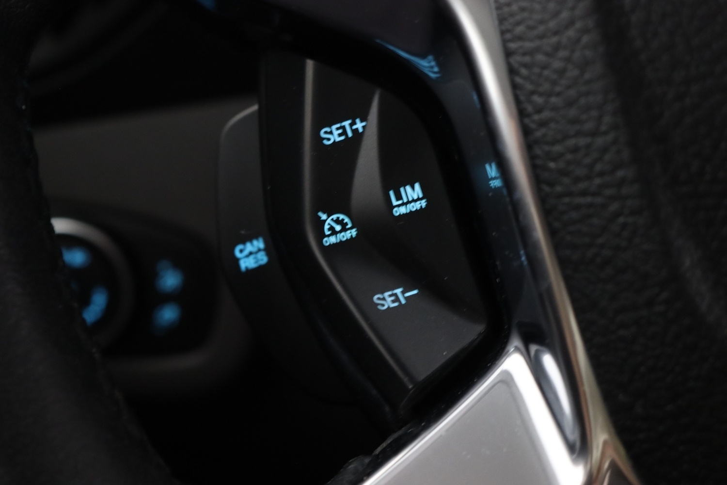 Ford Grand Tourneo Connect vaihtoauto