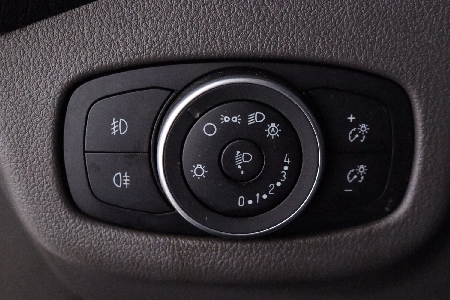 Ford Transit Connect vaihtoauto