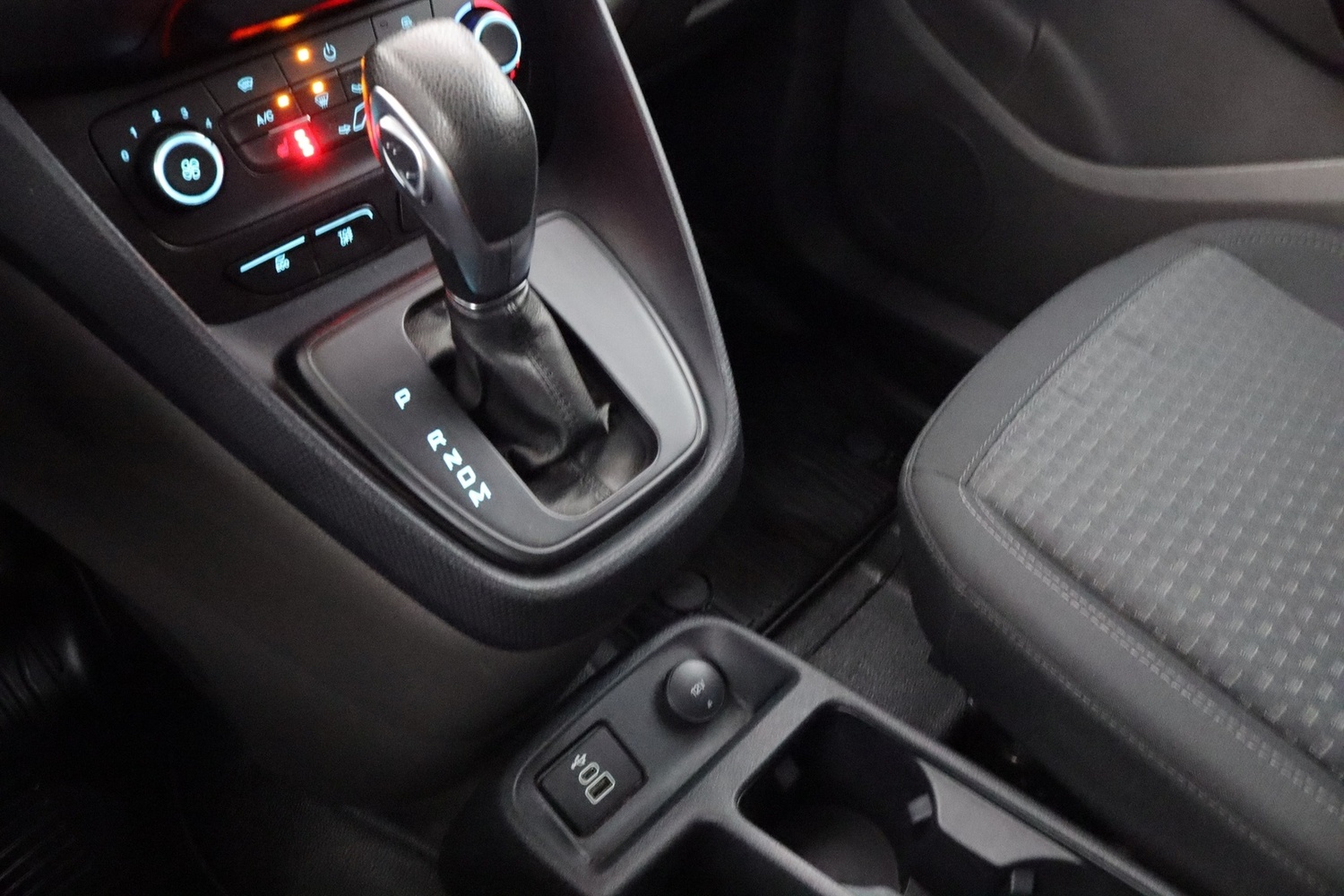Ford Transit Connect vaihtoauto